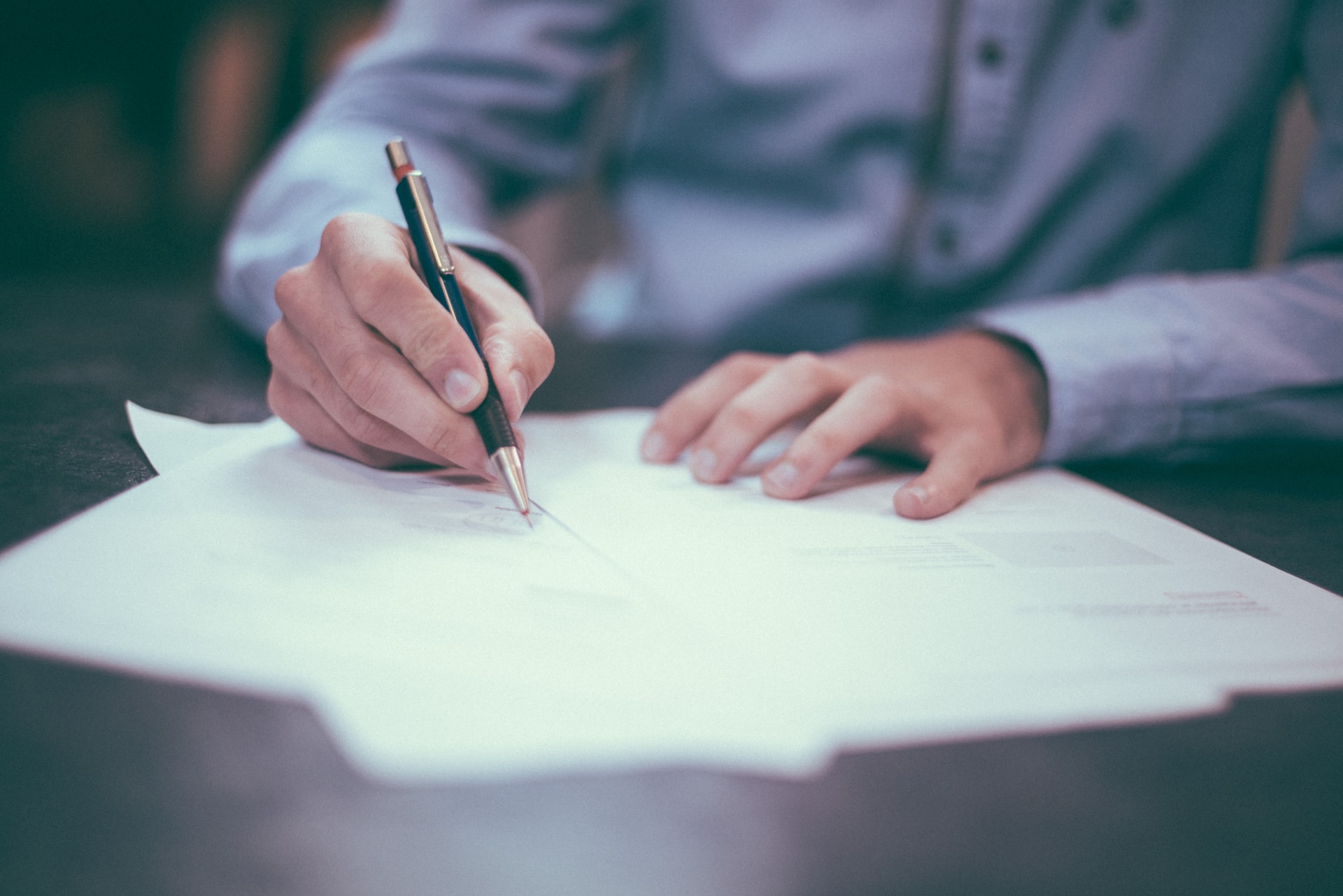 Consultant Vertrag